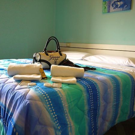 Hotel Maena Ρίμινι Εξωτερικό φωτογραφία