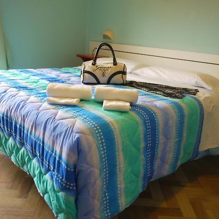 Hotel Maena Ρίμινι Εξωτερικό φωτογραφία