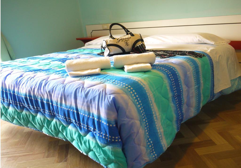 Hotel Maena Ρίμινι Εξωτερικό φωτογραφία