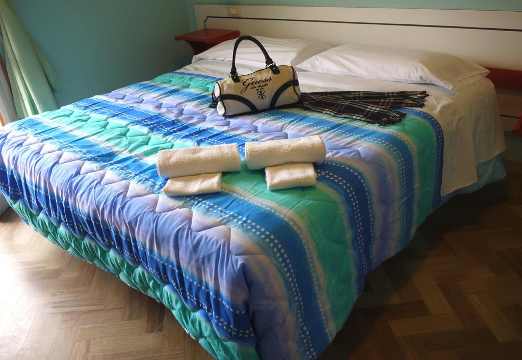 Hotel Maena Ρίμινι Εξωτερικό φωτογραφία